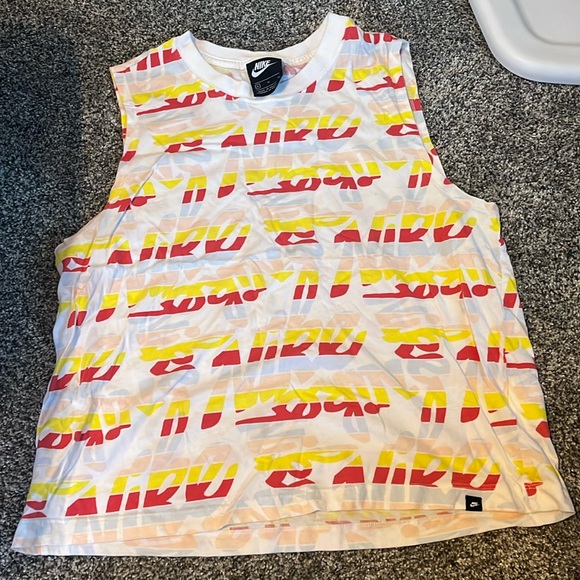 Nike tank top - Picture 1 of 3